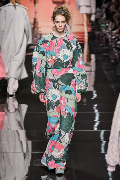 Look 48
